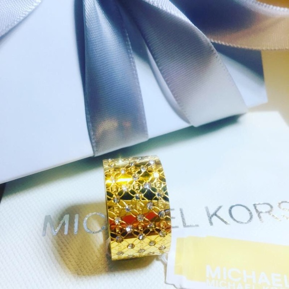 Women’s ring gold size 8 and 9 - Picture 4 of 4